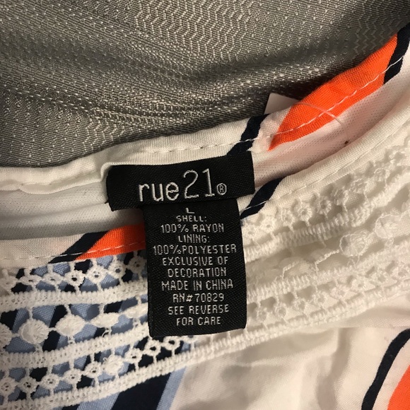 Shorts romper - Picture 2 of 4